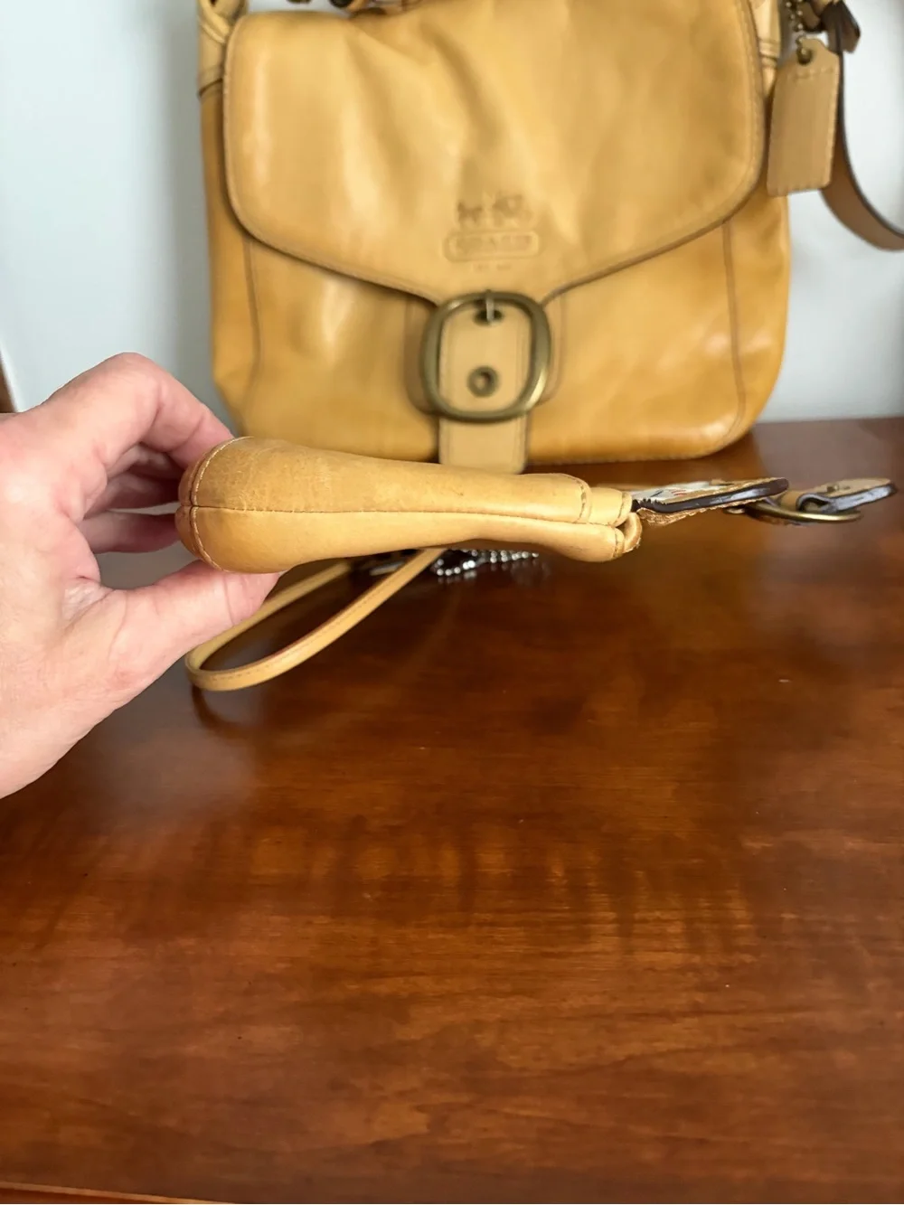 Coach Bleecker Natural Leather Shoulder Bag & Wristlet Tattersall Lining *READ*